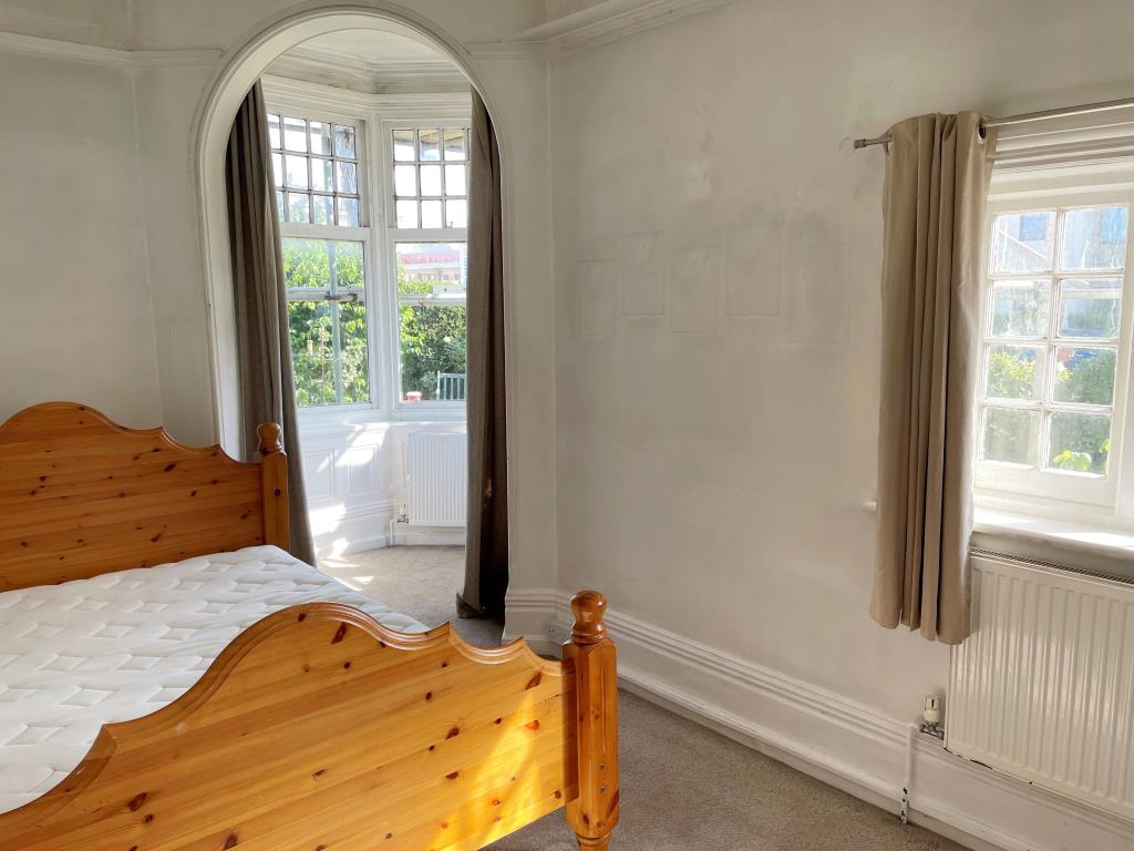 Lot: 80 - GROUND FLOOR FLAT WITH COMMUNAL GARDENS -